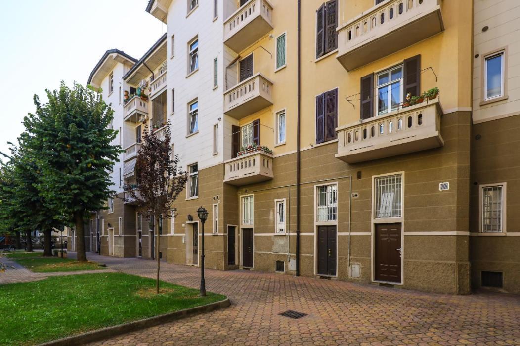 Paki Home Nel Cuore Dei Navigli Di Milano Bagian luar foto